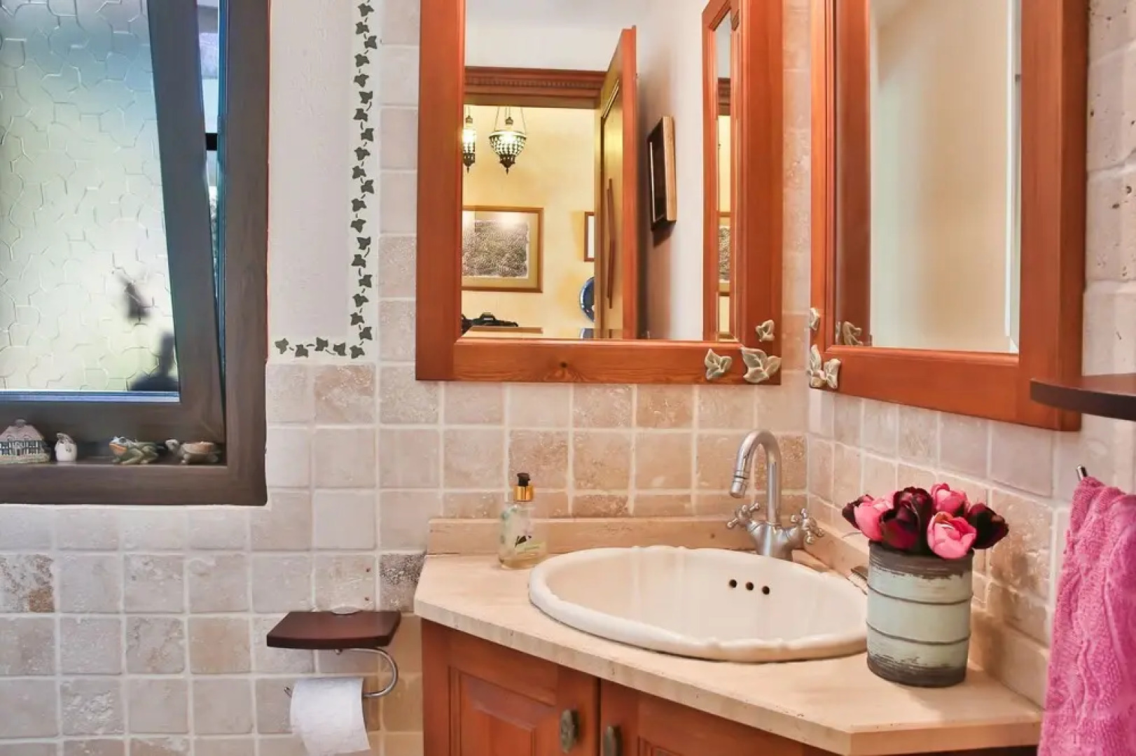 Important Group Villa Costa