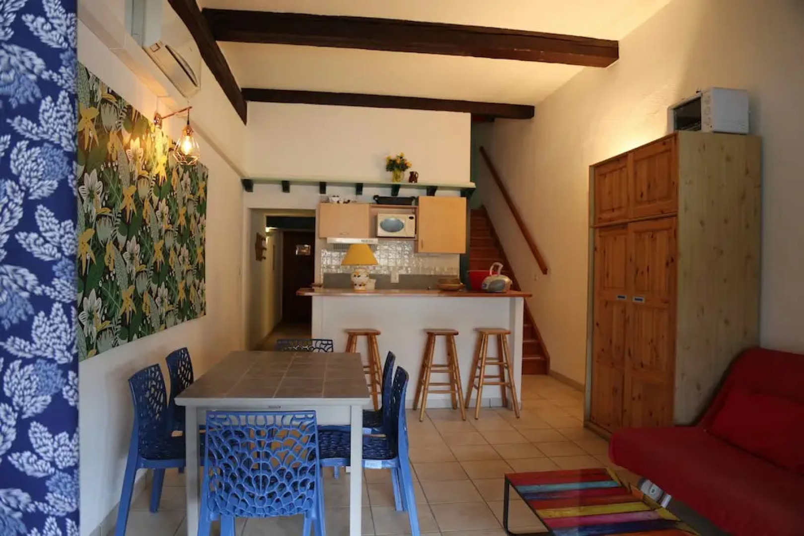 Les Pieds Dand L'Eau