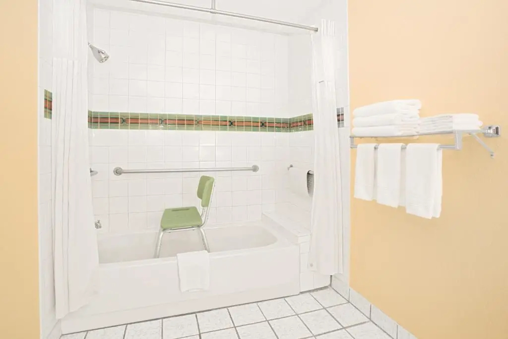 Days Inn & Suites Red Rock-Gallup