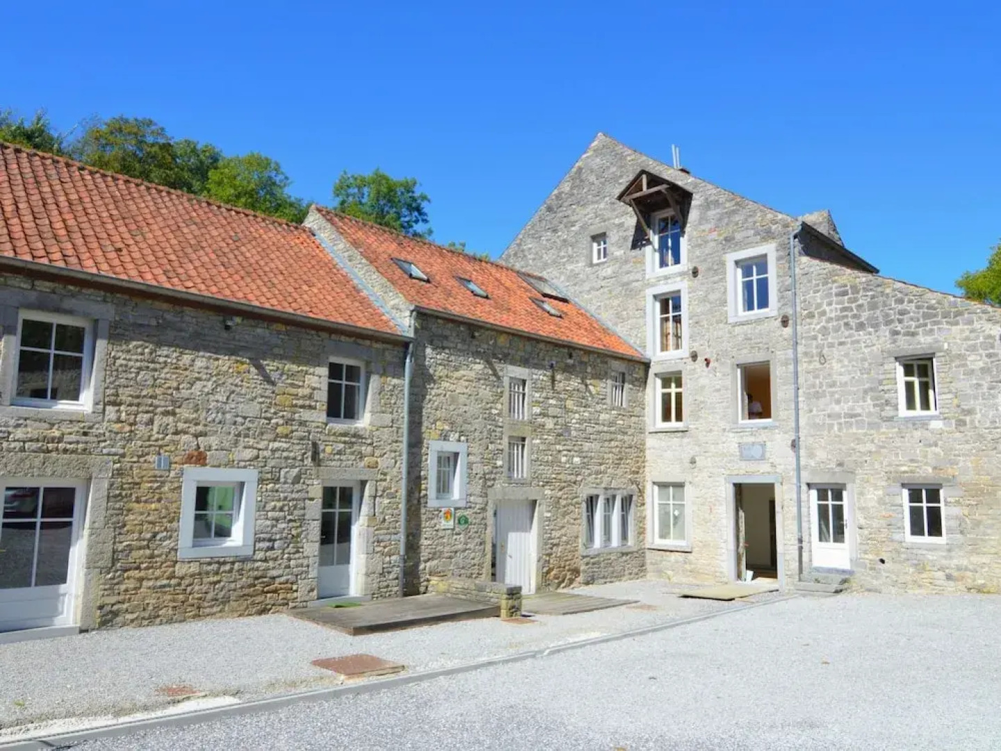 Spacious Pet-friendly Holiday Home in Anhée