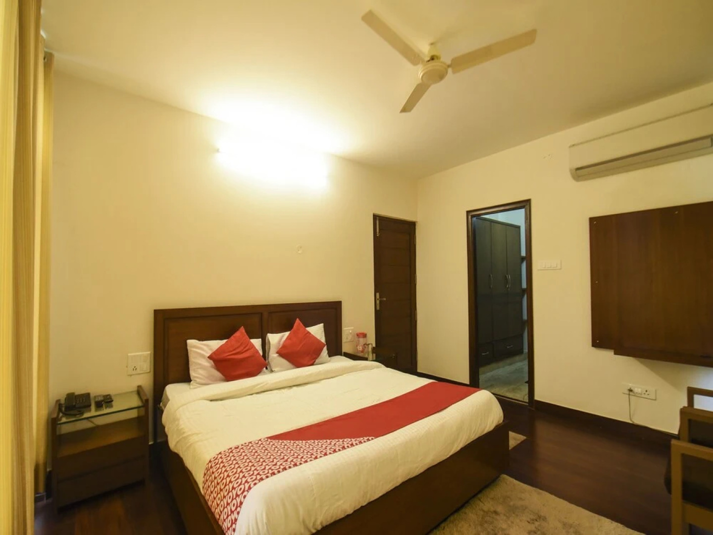 OYO 16618 Town Pride Hut