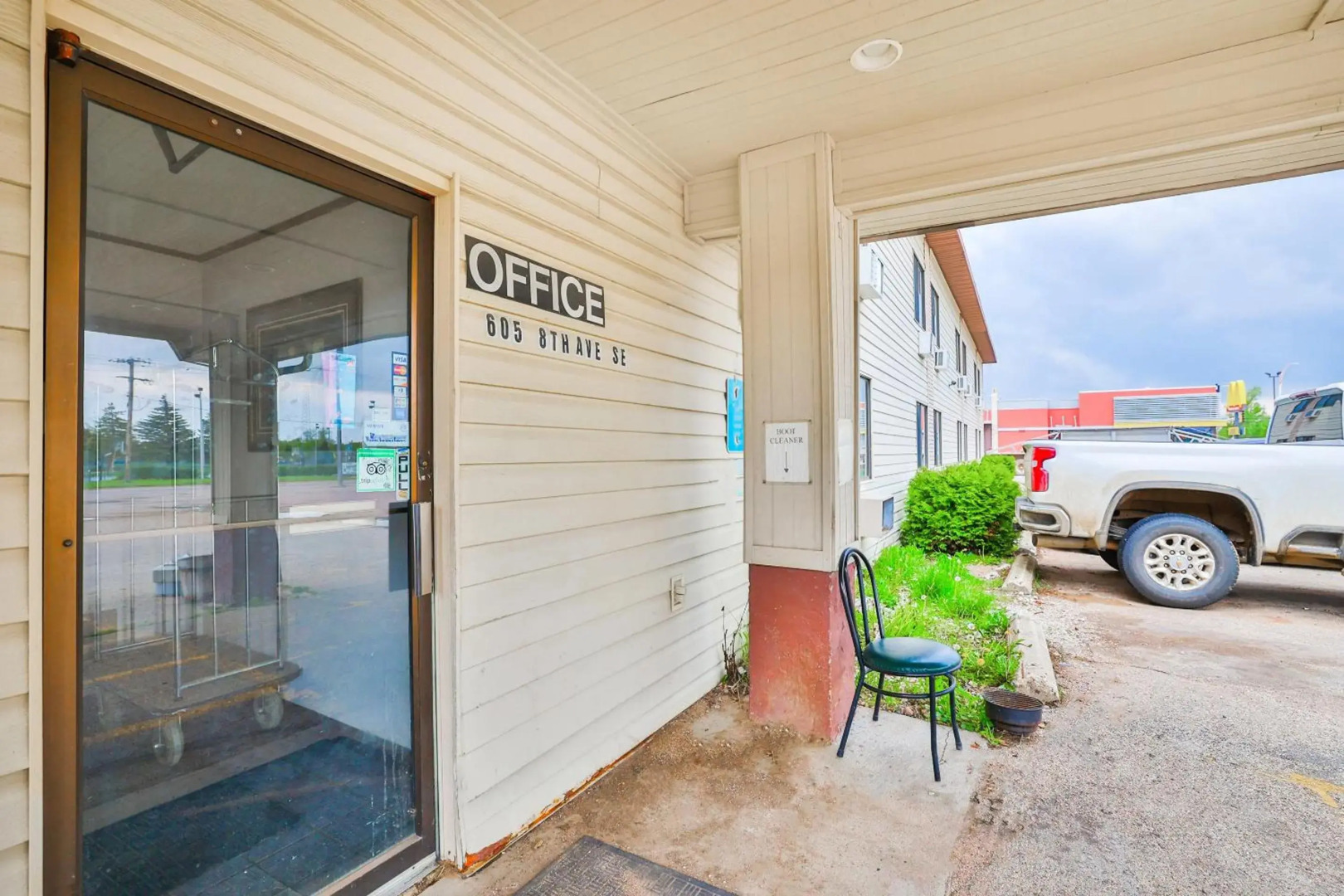 OYO Hotel Pipestone MN, Canterbury Park