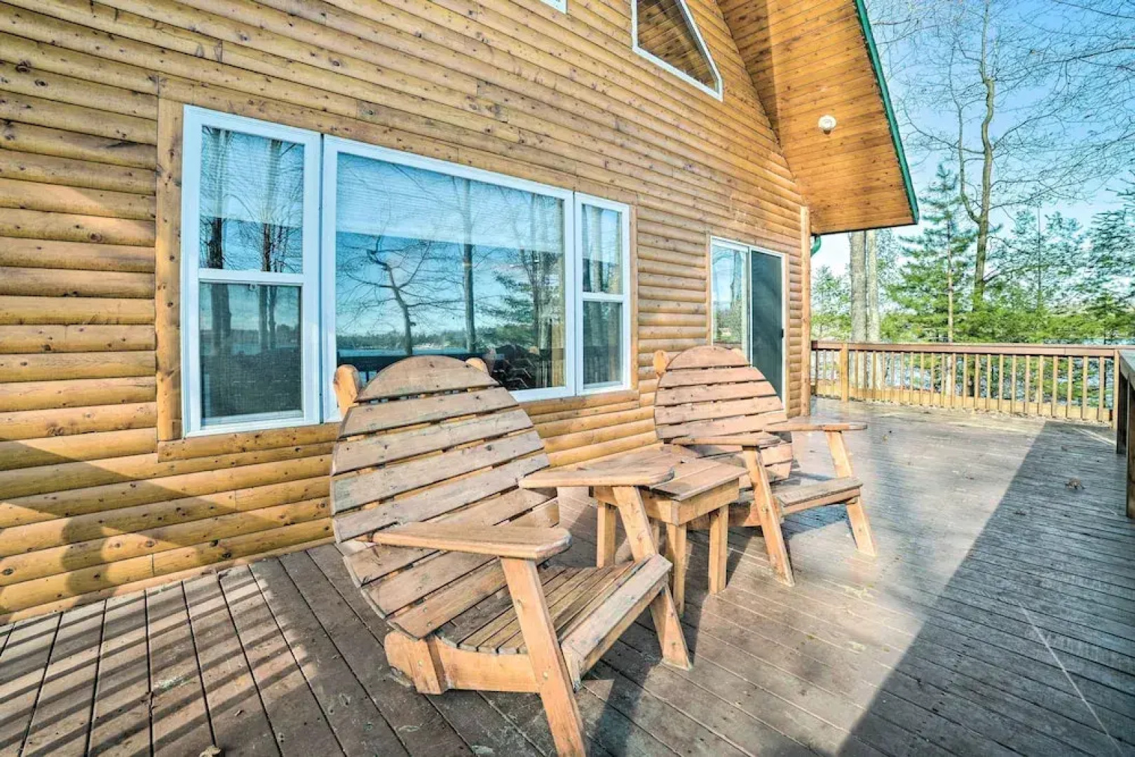 Secluded Lost Lake Cottage w/ Spacious Loft!