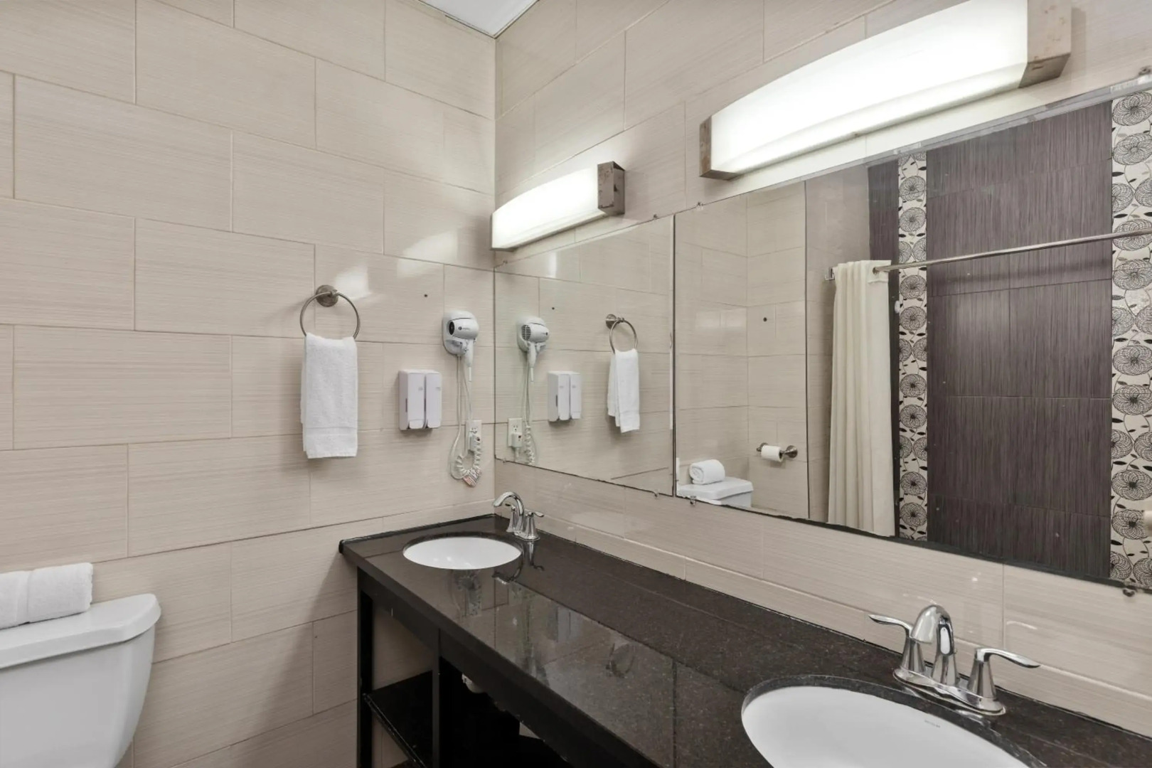 WindWater Hotel and Marina