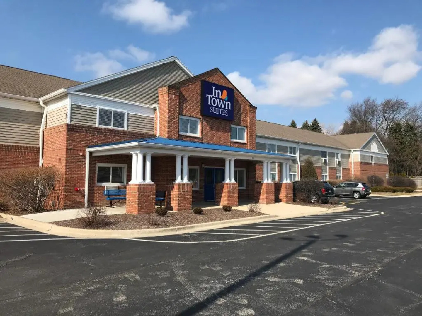 InTown Suites Extended Stay Chicago IL - Oakbrook
