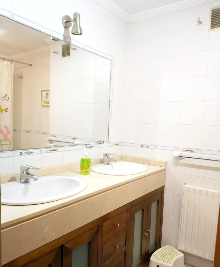 Apartment With 4 Bedrooms in Oviedo, With Balcony