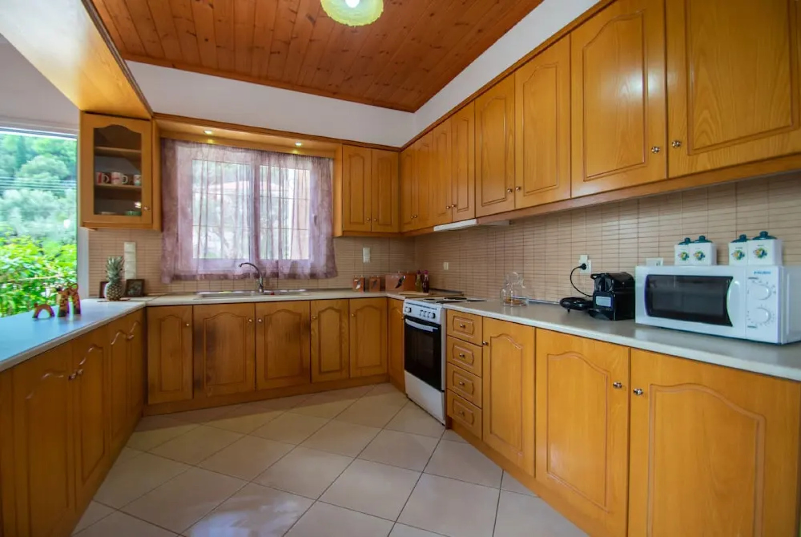 Family Private Homes with Sea View