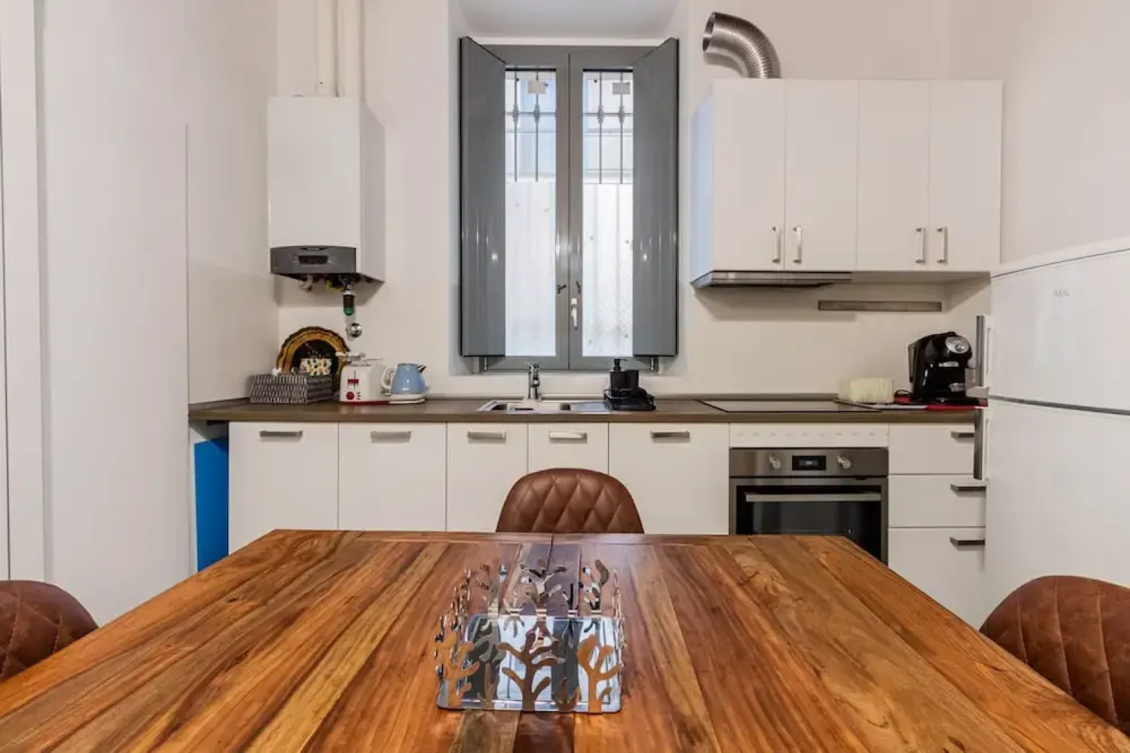 Moderno Loft nel Cortile di un Casale Storico