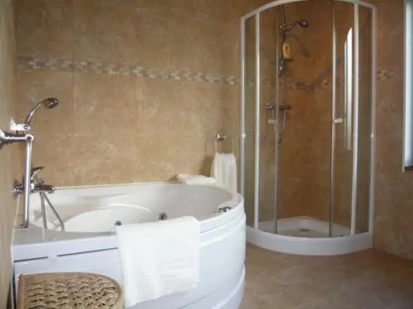 Lakeside Bed and Breakfast