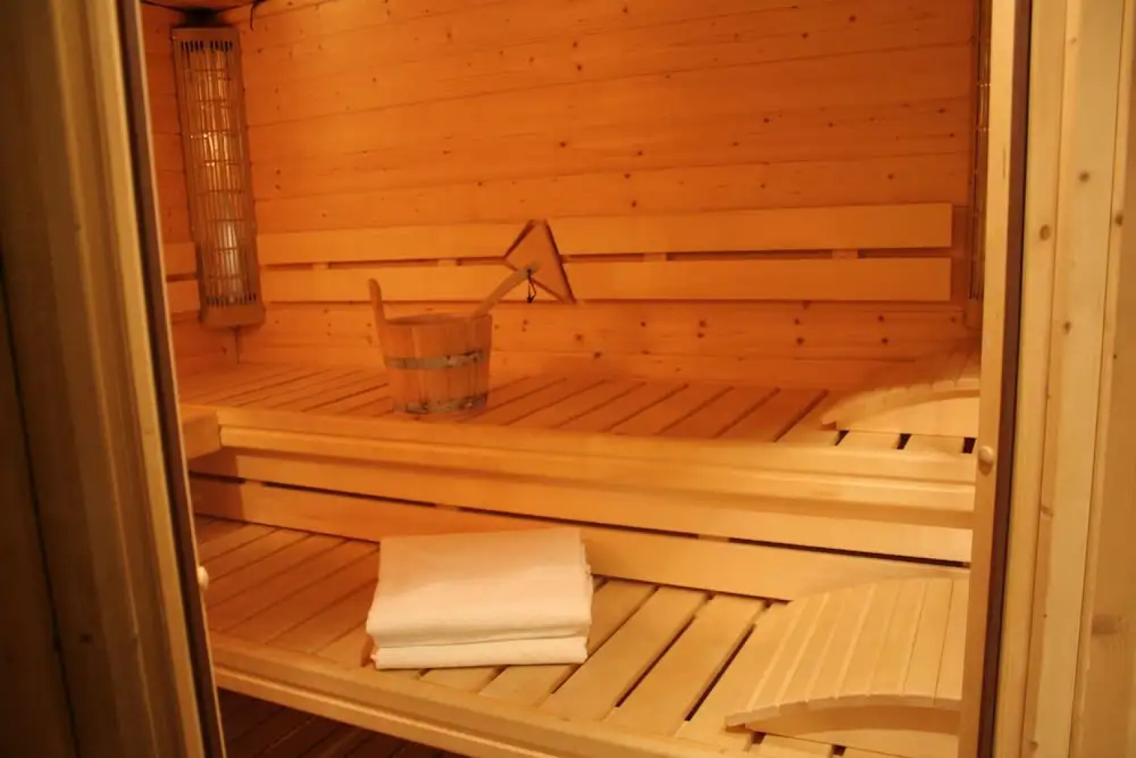 Bila Ruze White Rose