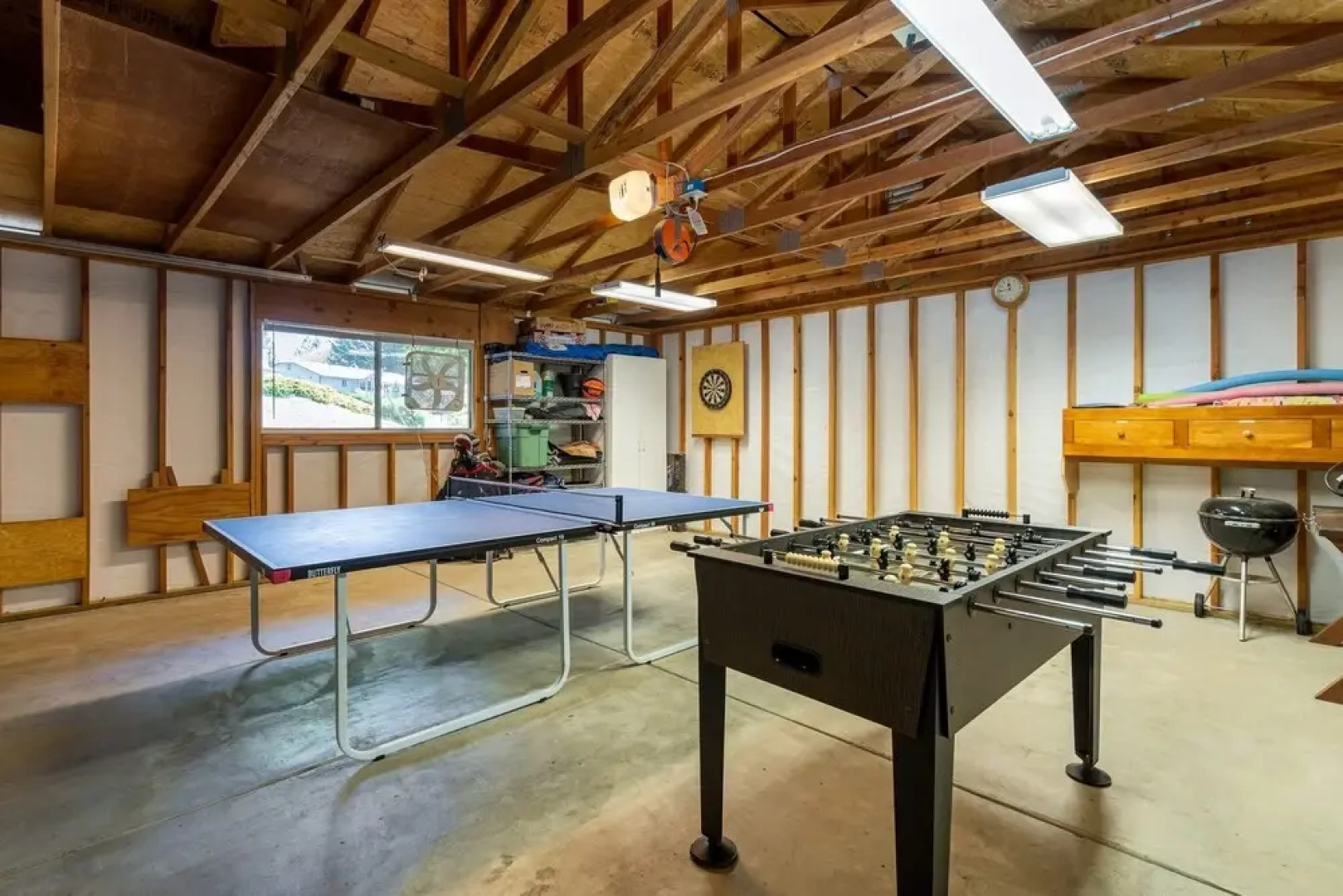 The Gathering Place - 2-Level Home with Game Room by Yosemite Region Resorts