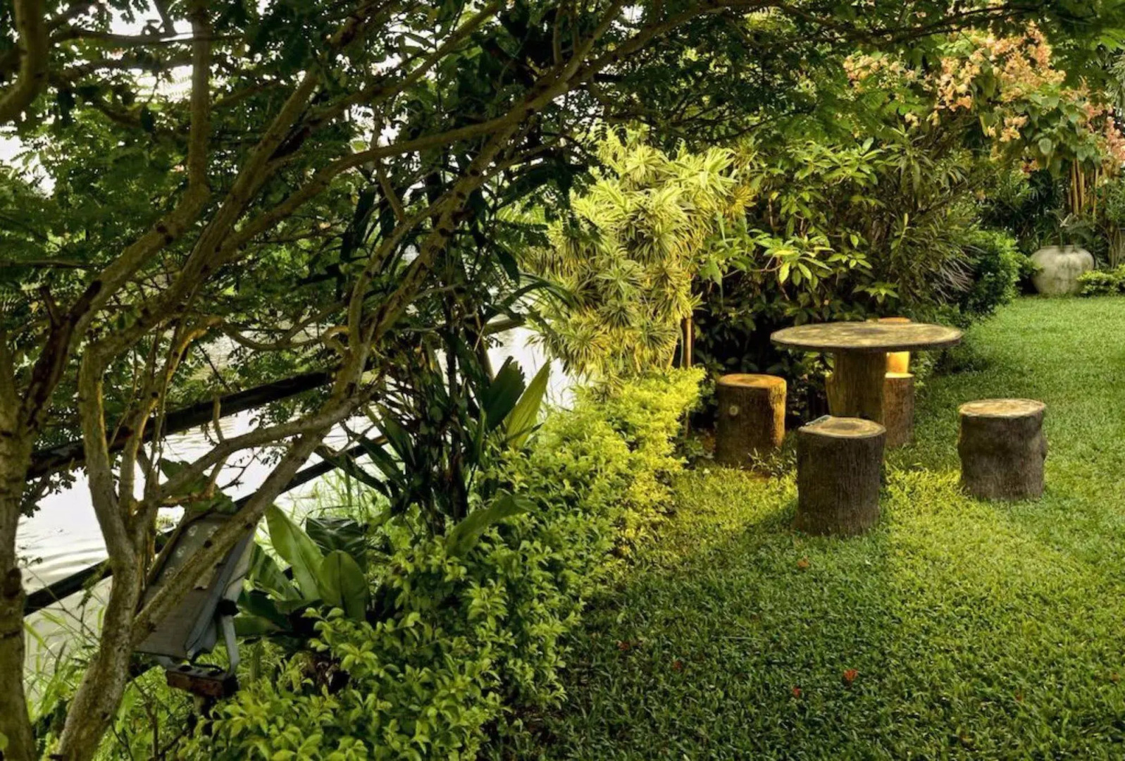 Opulent River Face Hotel