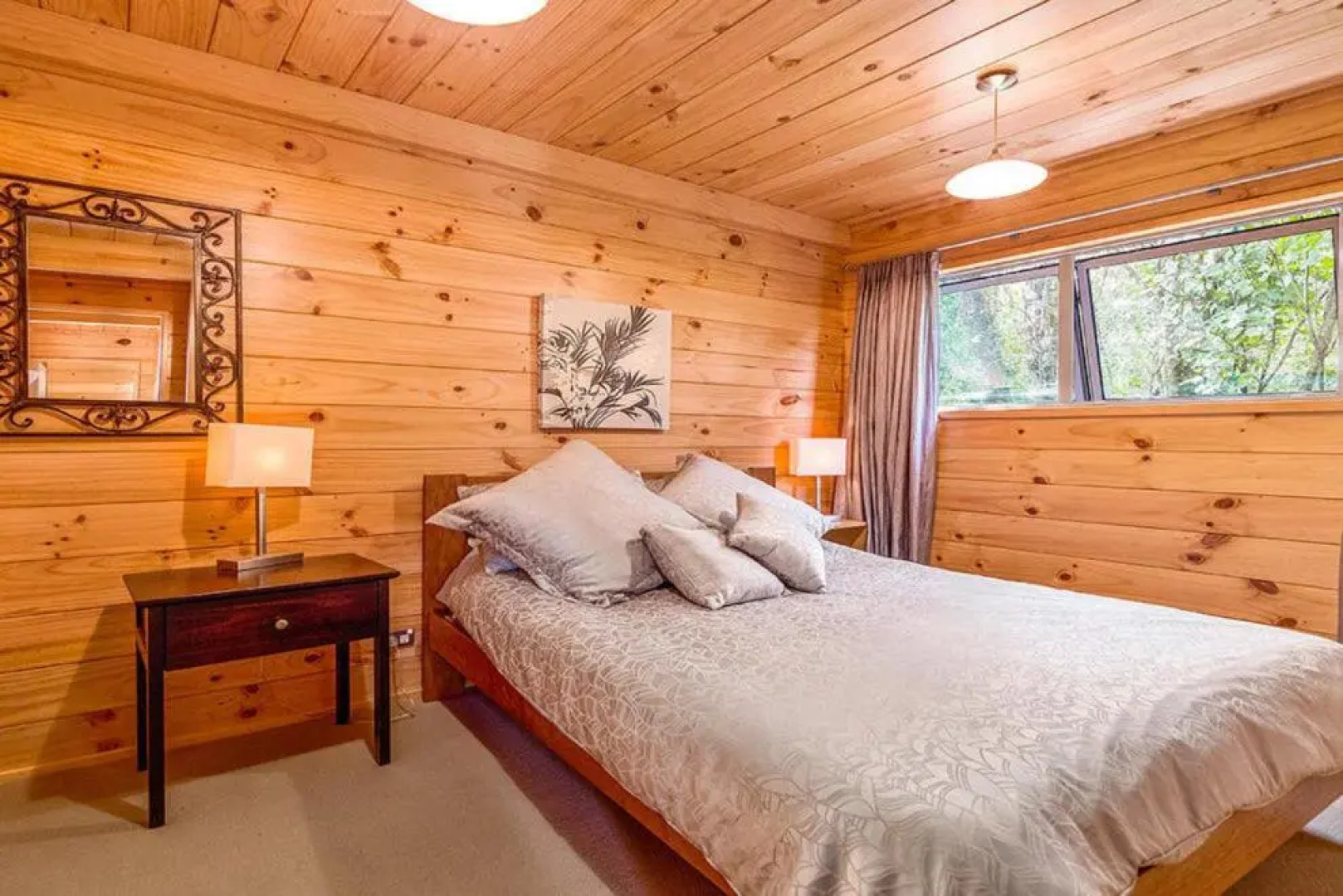 Lakeside Landing - Lake Tarawera Holiday Home