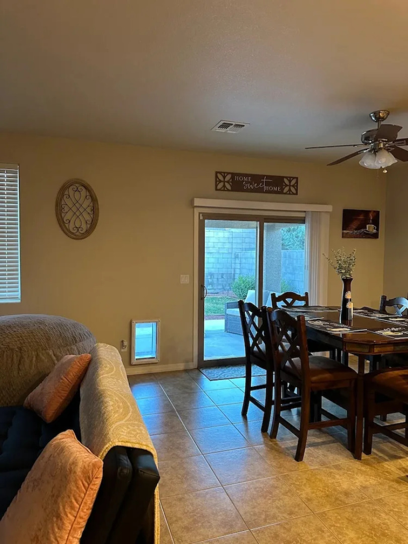 Spacious Desert Retreat With Breathtaking Views 2 Bedroom Home by RedAwning