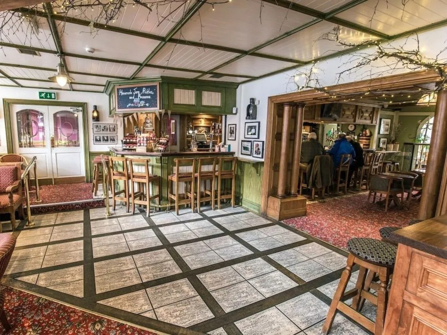 Mc Kevitts Village Hotel