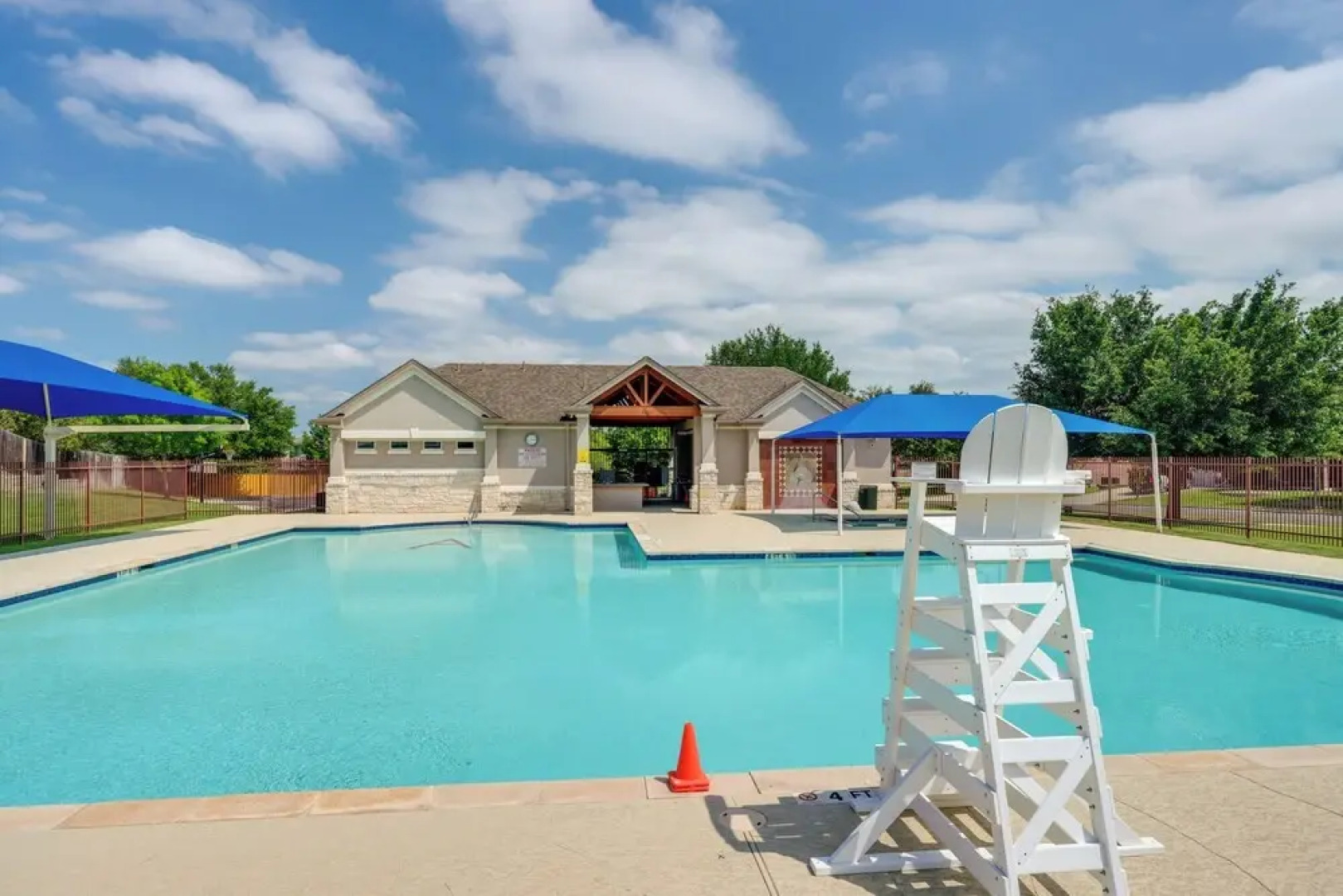Centrally Located Kyle Home: Walk to Pool & Park!