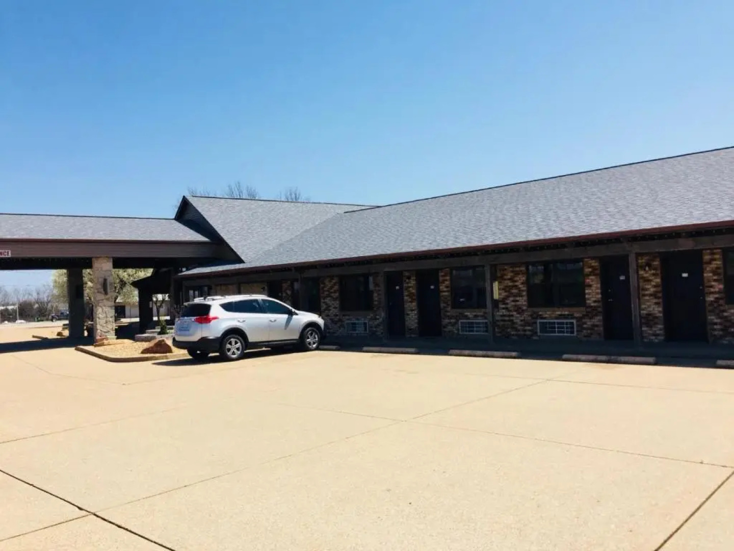 Owensville Motor Inn