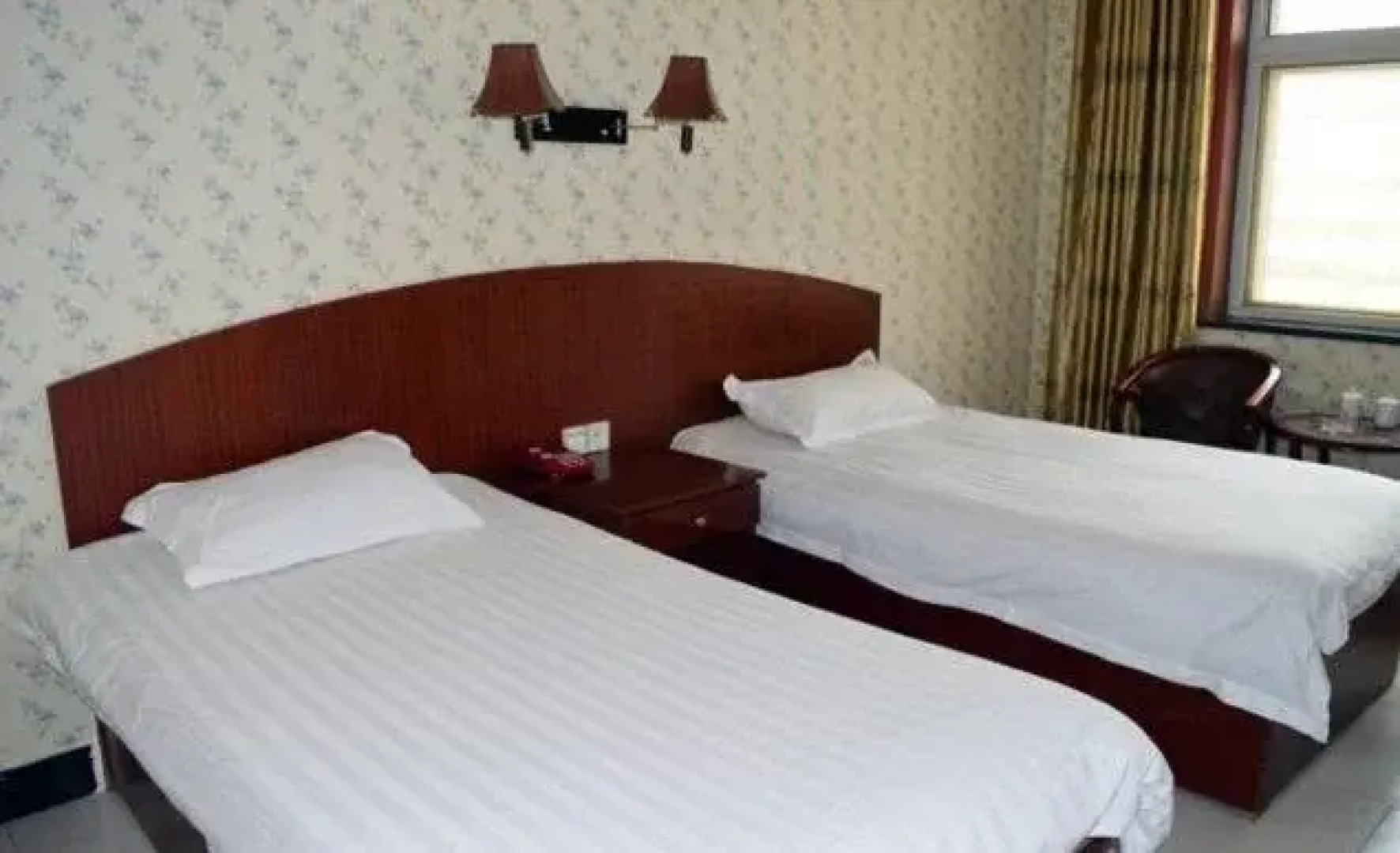 Yijia Business Hotel