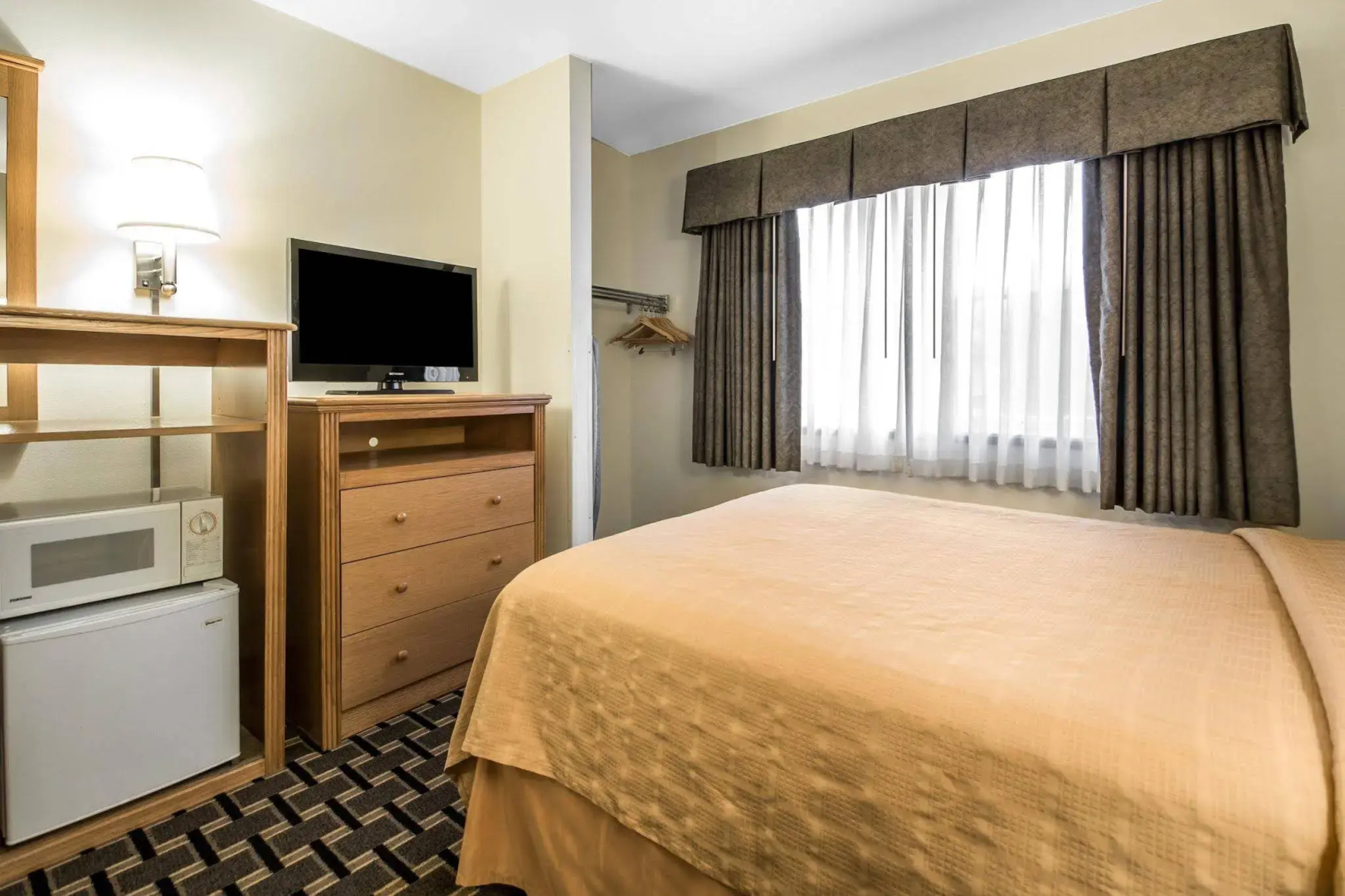 Quality Inn Mauston I-90