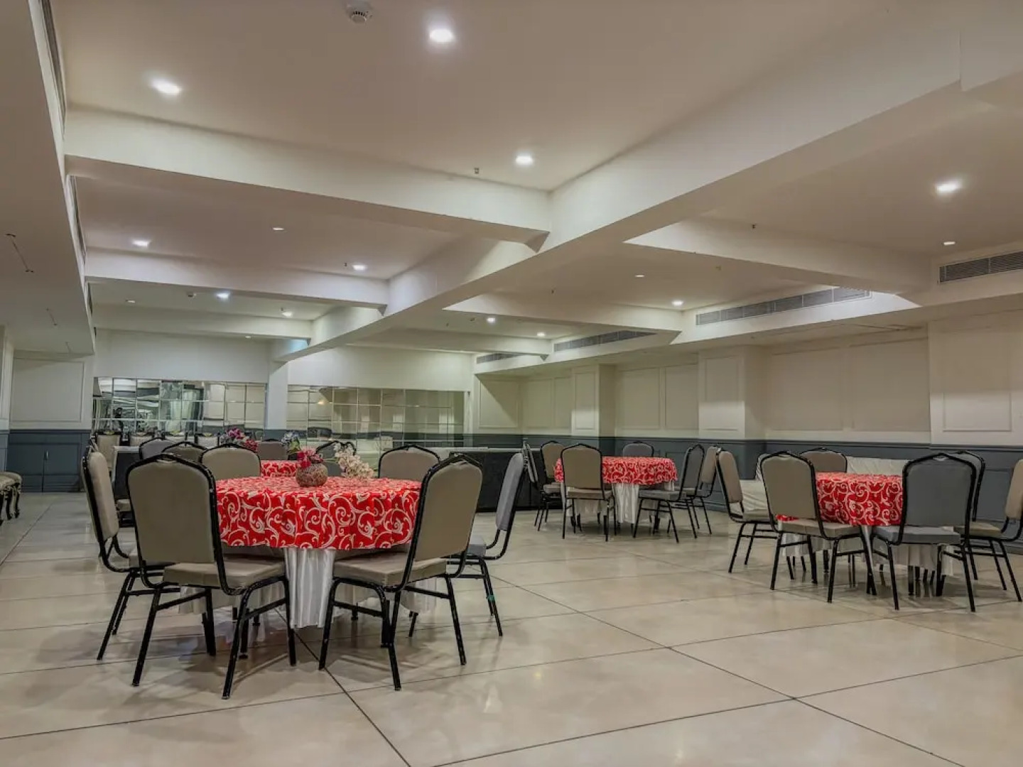 The Grand Hotel Bizzotel