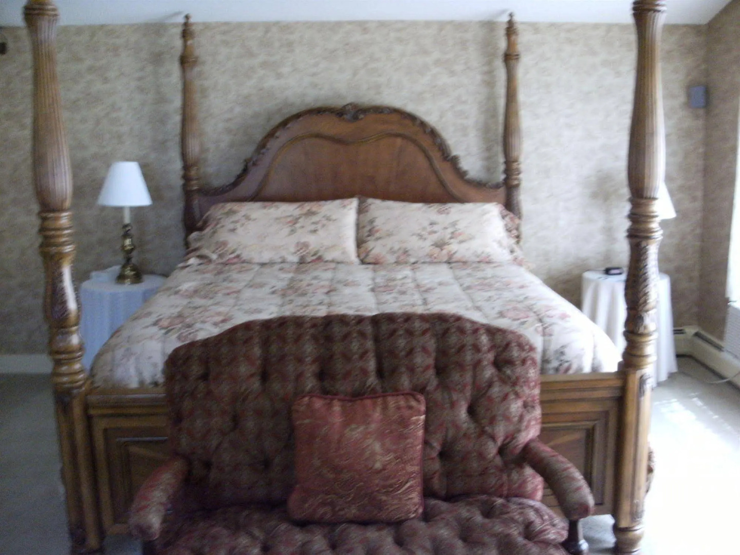 Laylas Riverside Lodge