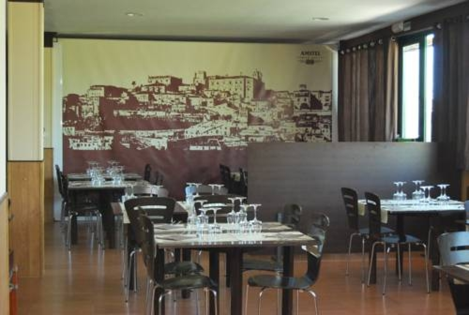 Hostal - Bungalows Camping Cáceres