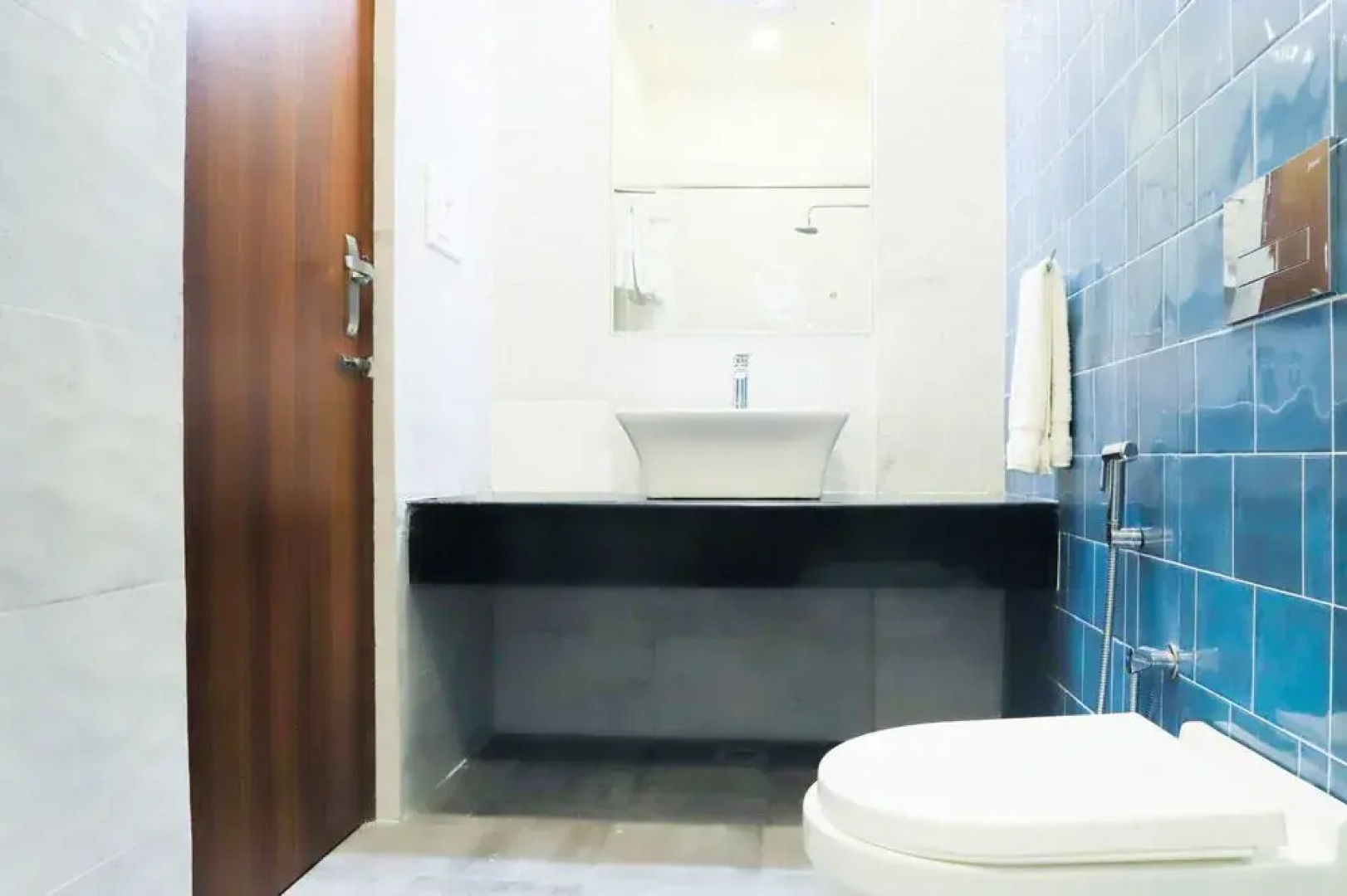 OYO 16768 Hotel Lotus Grand