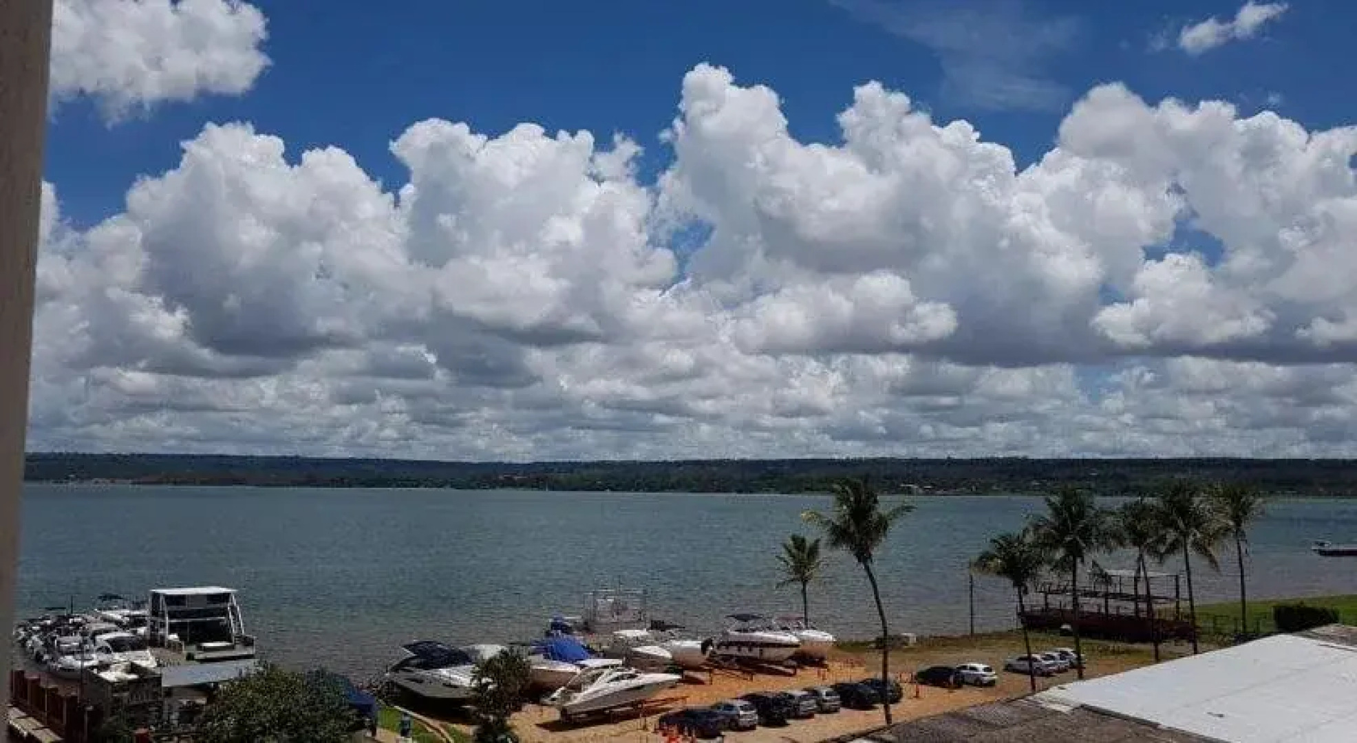 Lake Side Apart Hotel