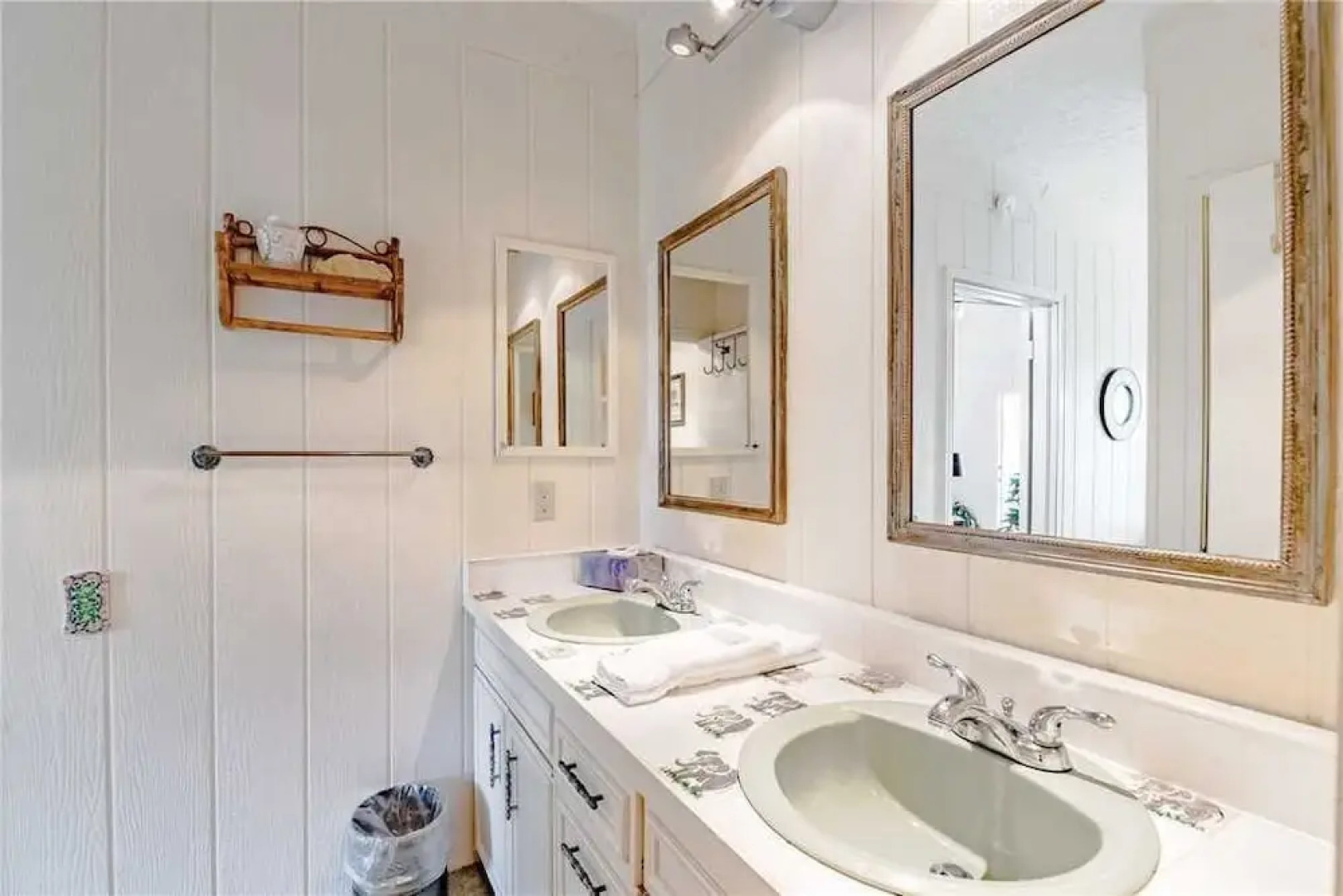 Lego House - Three Bedroom Cabin