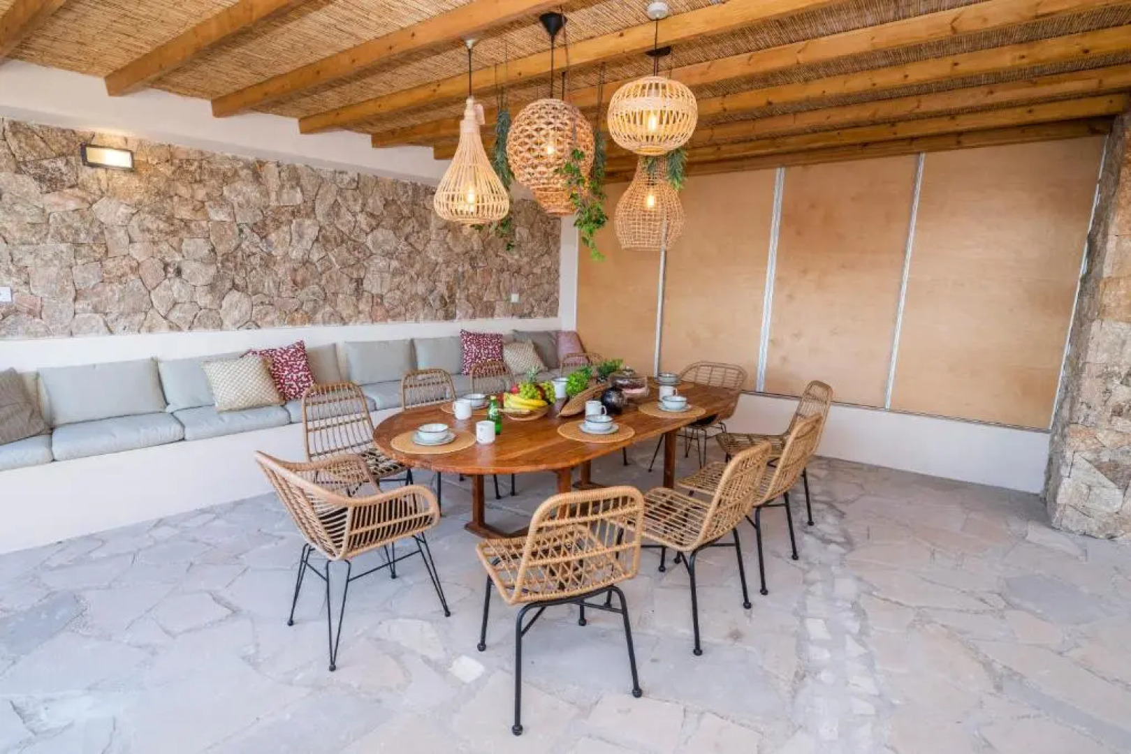 5 bed Villa in Tala, Pool & Panoramic Sea view