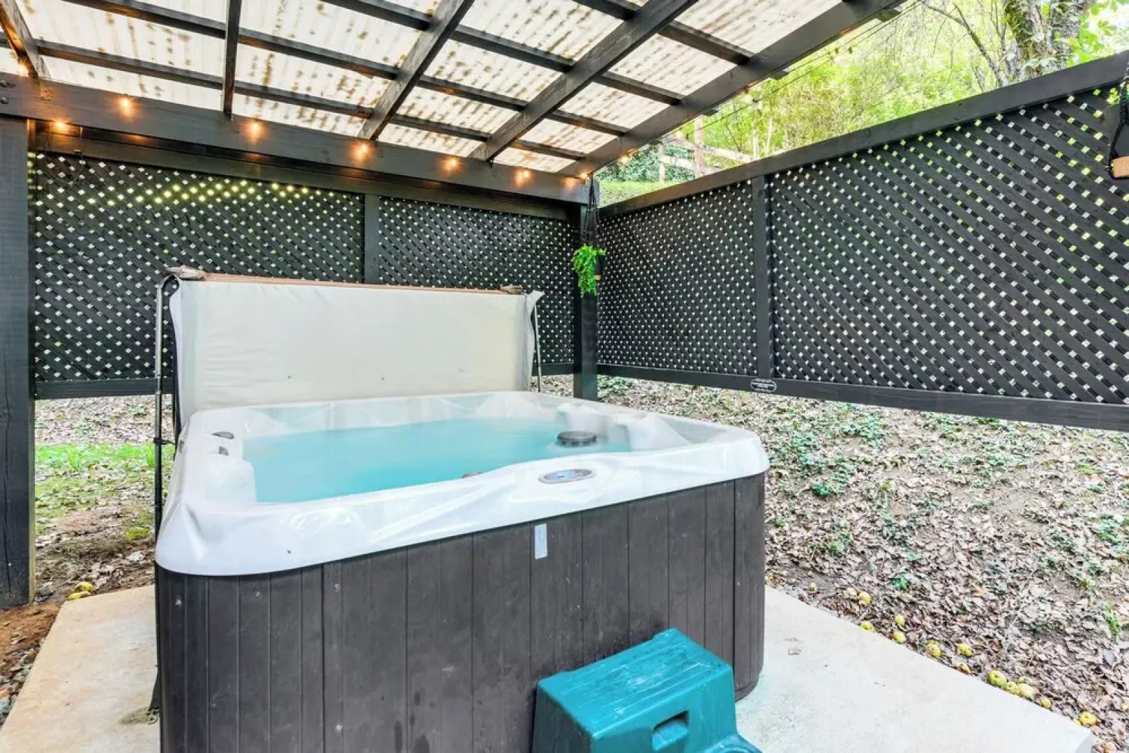 Modern Waynesville Cabin ~ 9 Mi to Lake Junaluska!