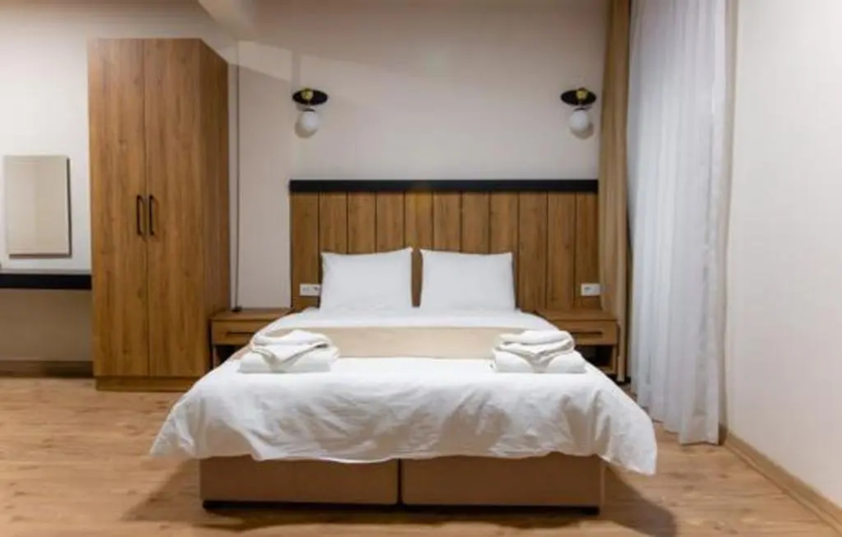 La Pera Suites