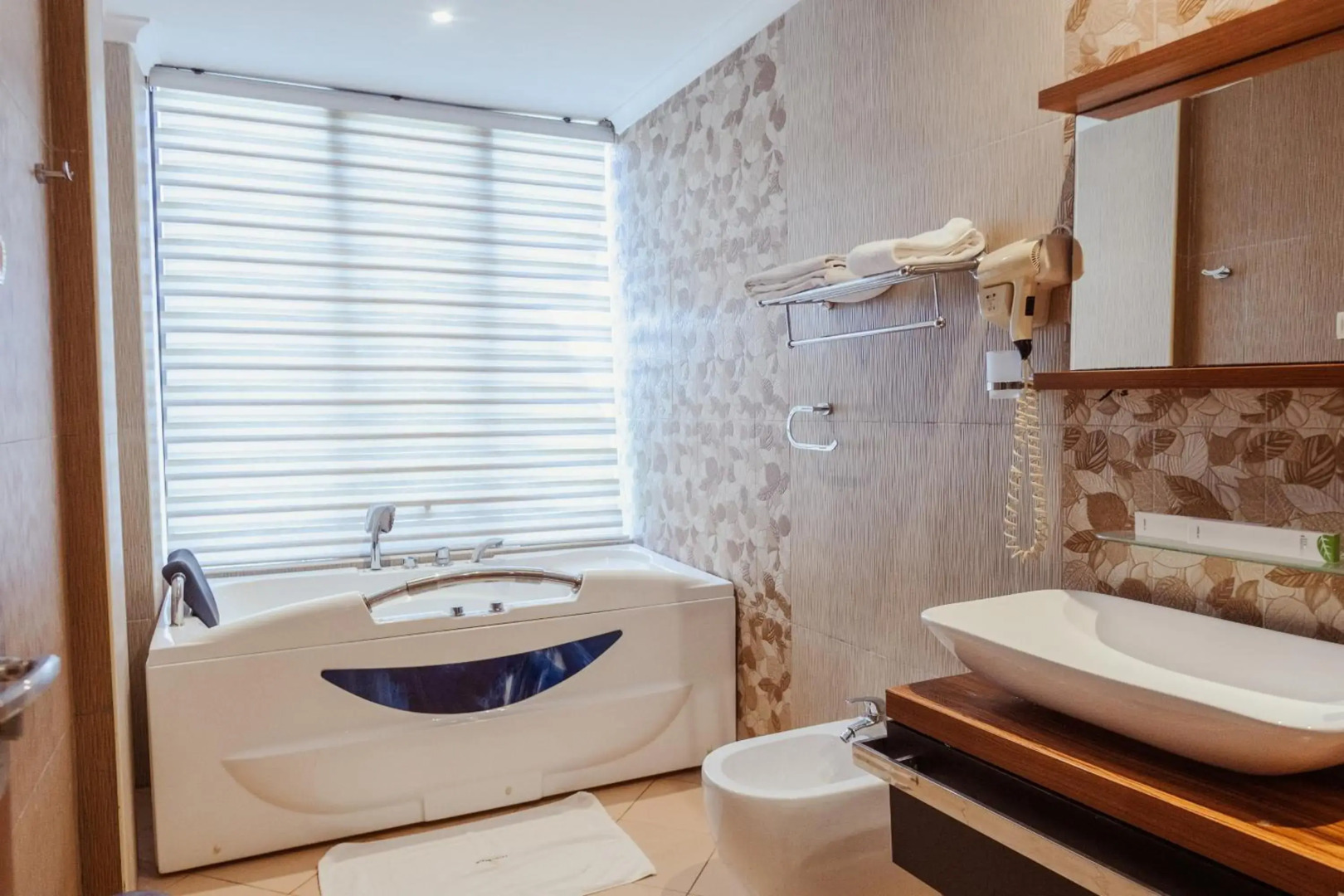 Tanga Beach Resort & Spa