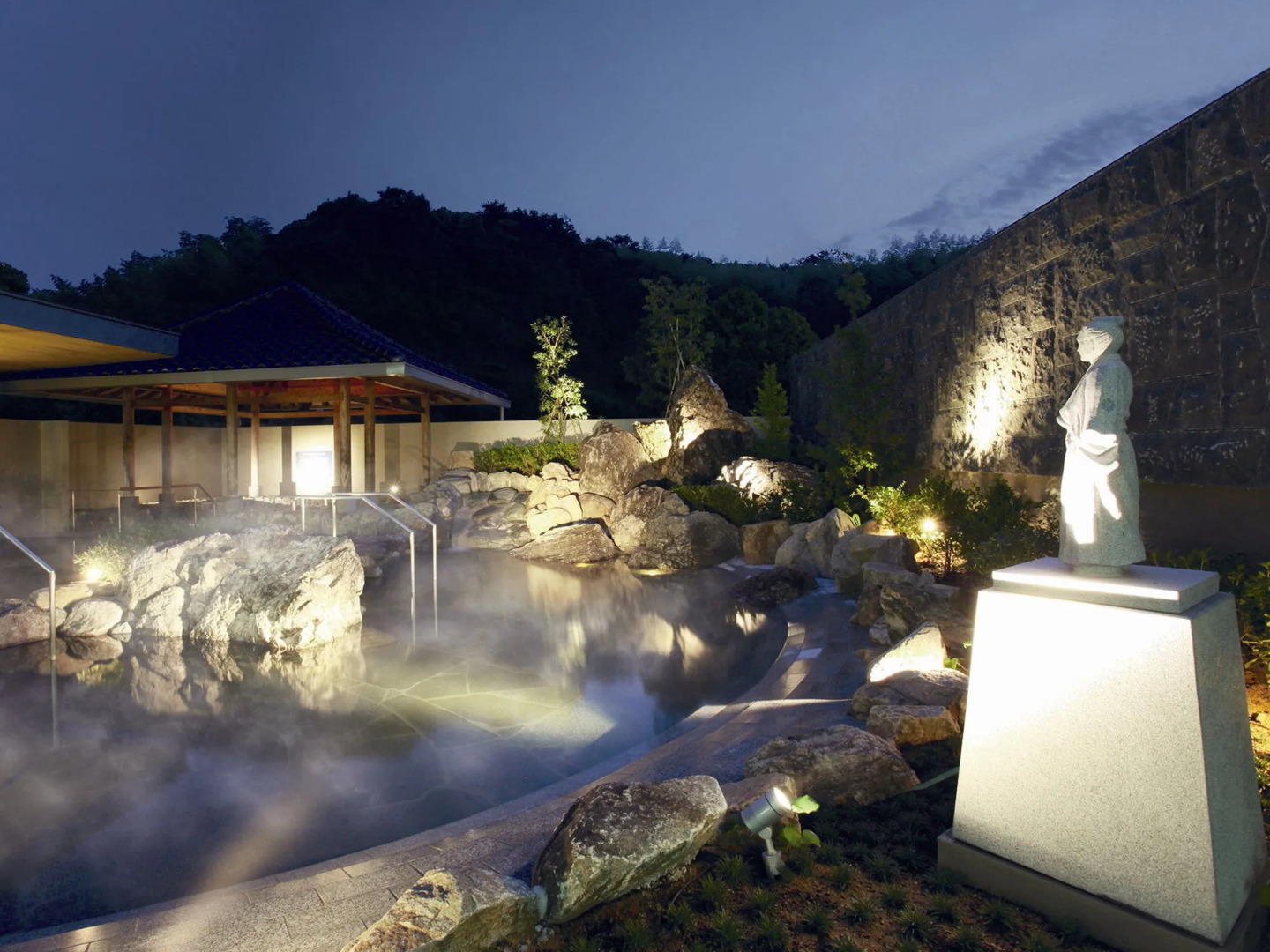 Mercure Kochi Tosa Resort & Spa