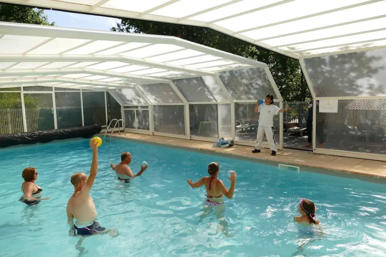 In the Country Side, Near Sarlat, Cottage With Indoor Heated Swimming Pool