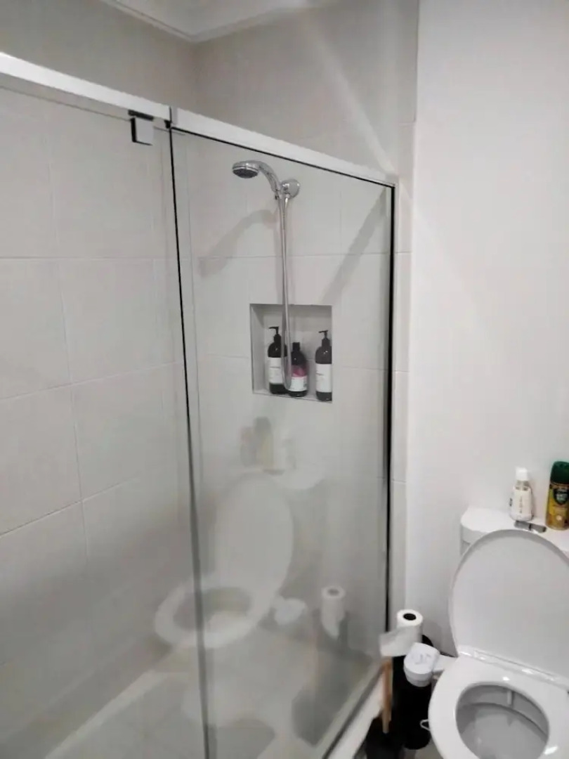 Modern & Cosey 4bedroom House Walk to Beach