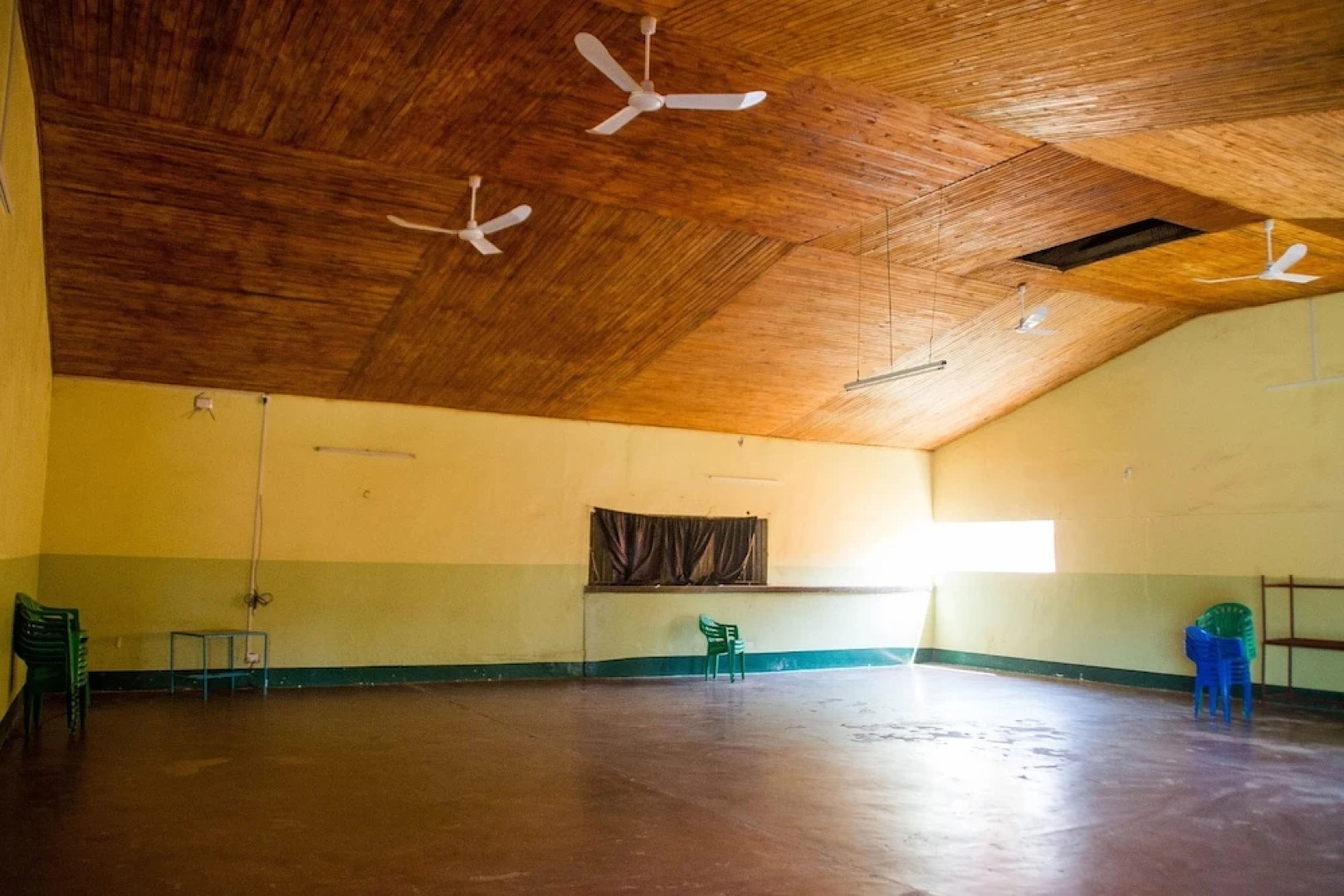 Tropical Suites Hotel