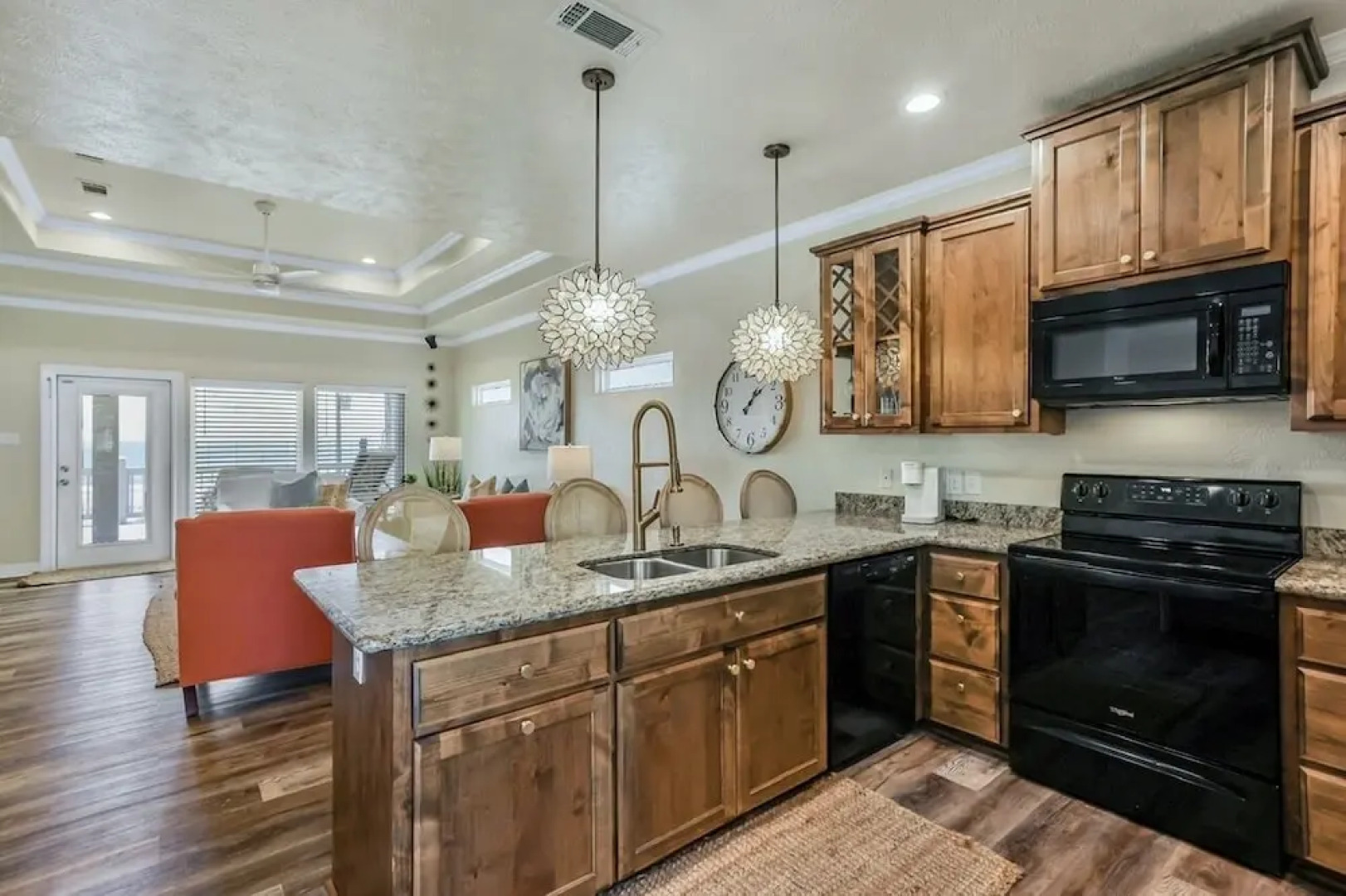 A La Playa 2 Bedroom Home by RedAwning