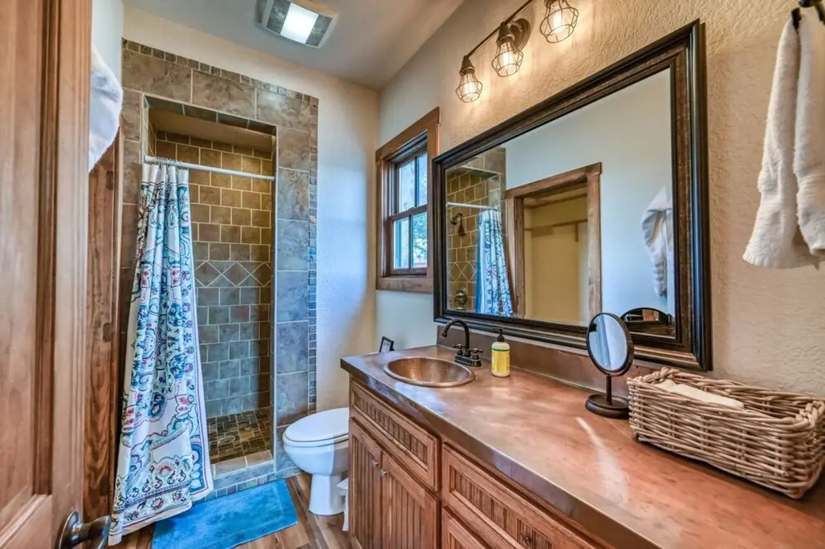 Charming Country Home With Hot Tub & Fire Pit!