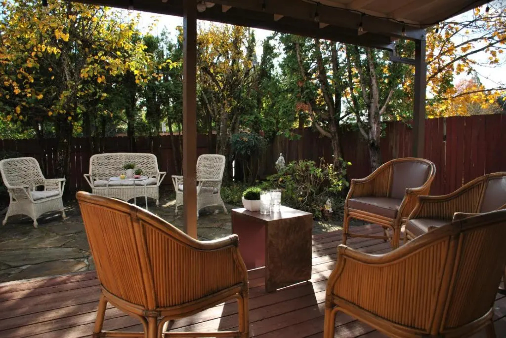 Huge Bdrms on main-Charming vacation home for 19