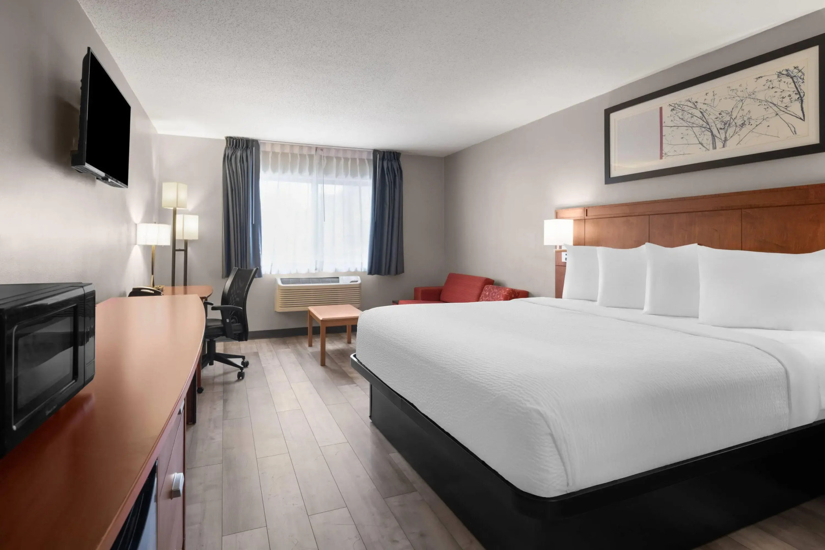 Travelodge by Wyndham Fargo West Acres
