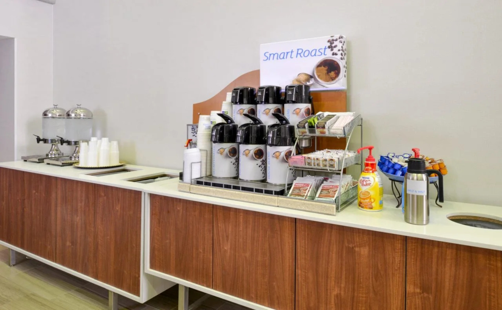 Holiday Inn Express Palm-Desert by IHG