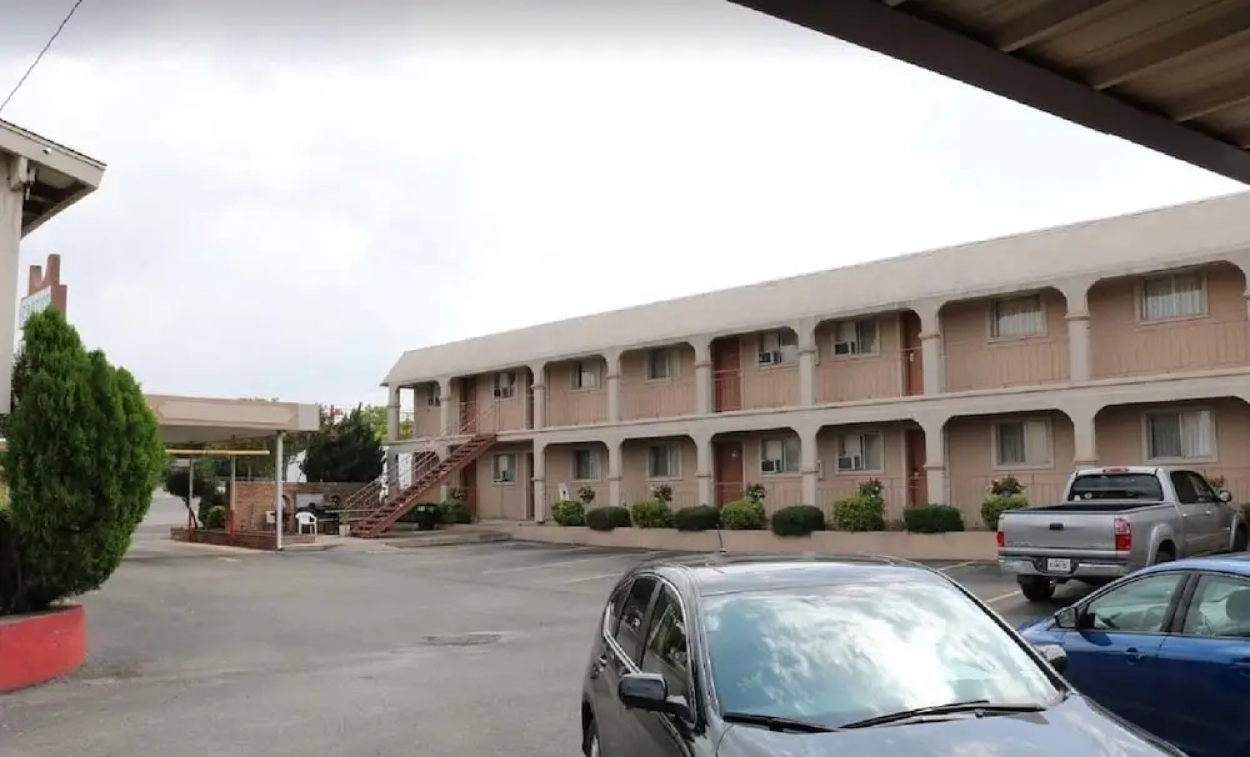 Cactus Inn and Suites