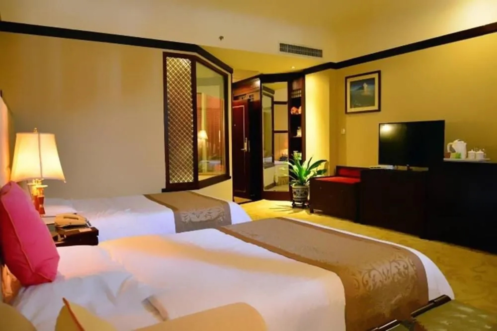 March Flower International Hotel