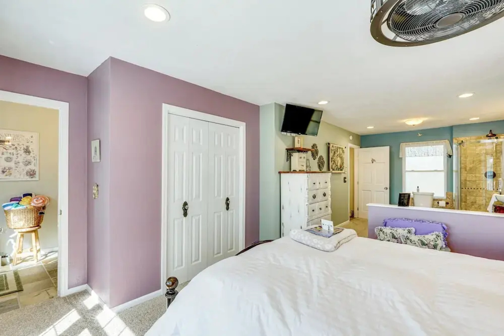 Lakefront & Dog-friendly Gem in Gravois Mills