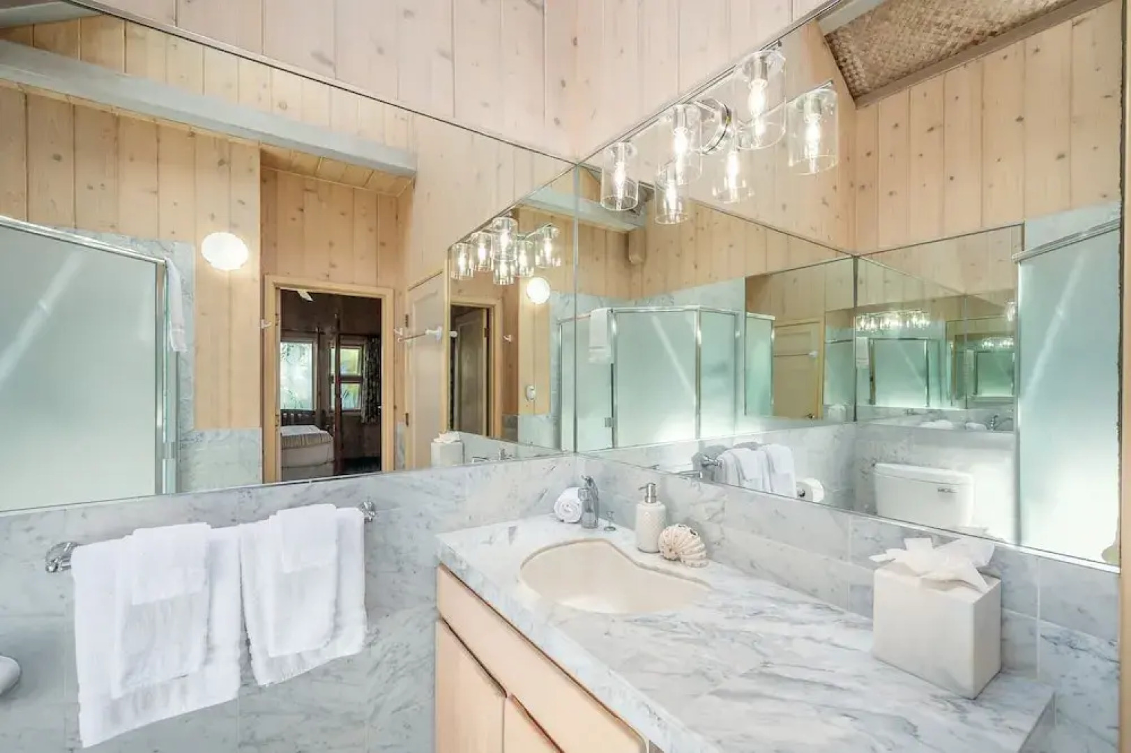 Niulani Lanikai - Kauai Beach House 4 Bedroom Home by RedAwning