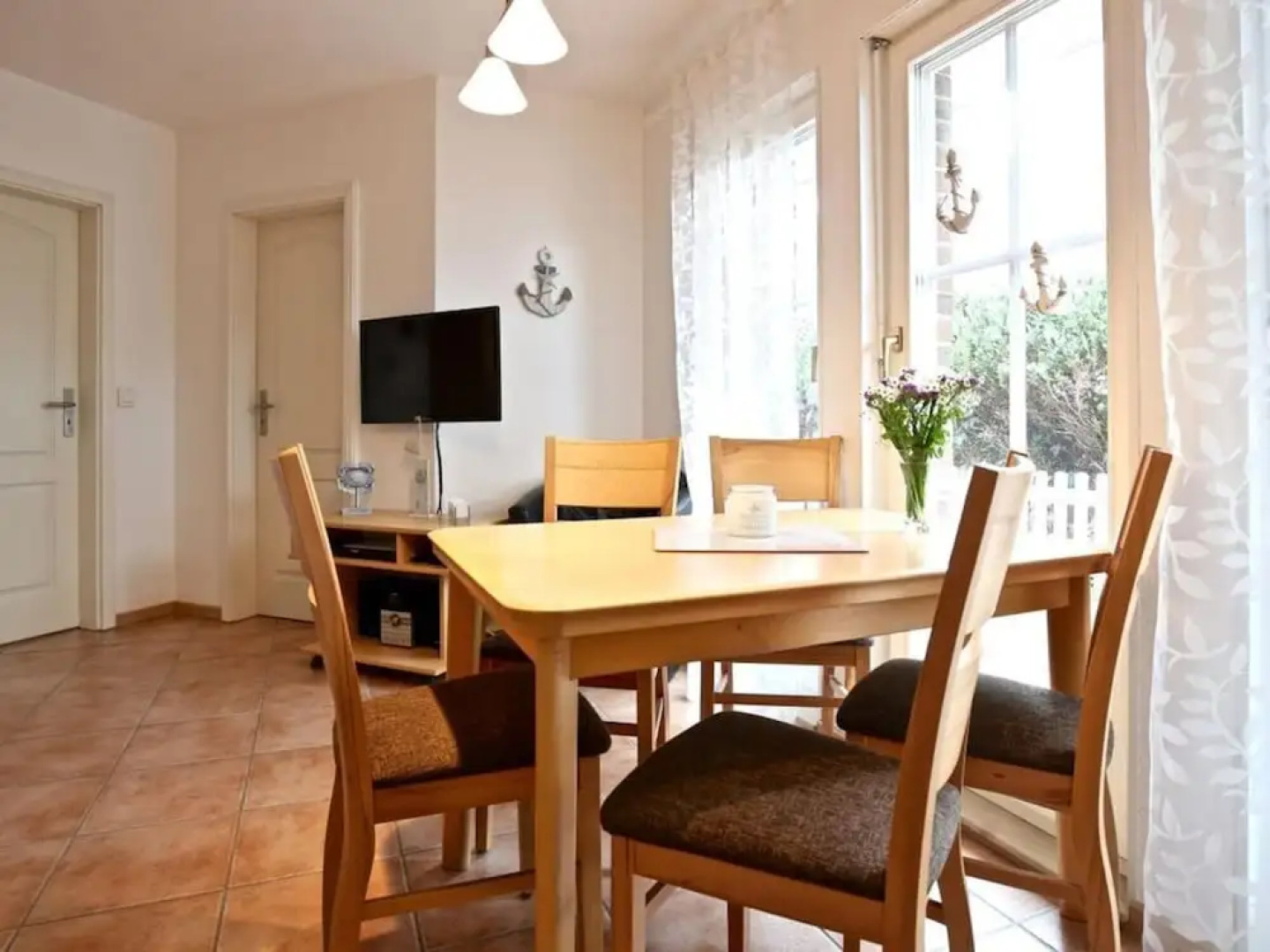 Anchorage South Modern Retreat