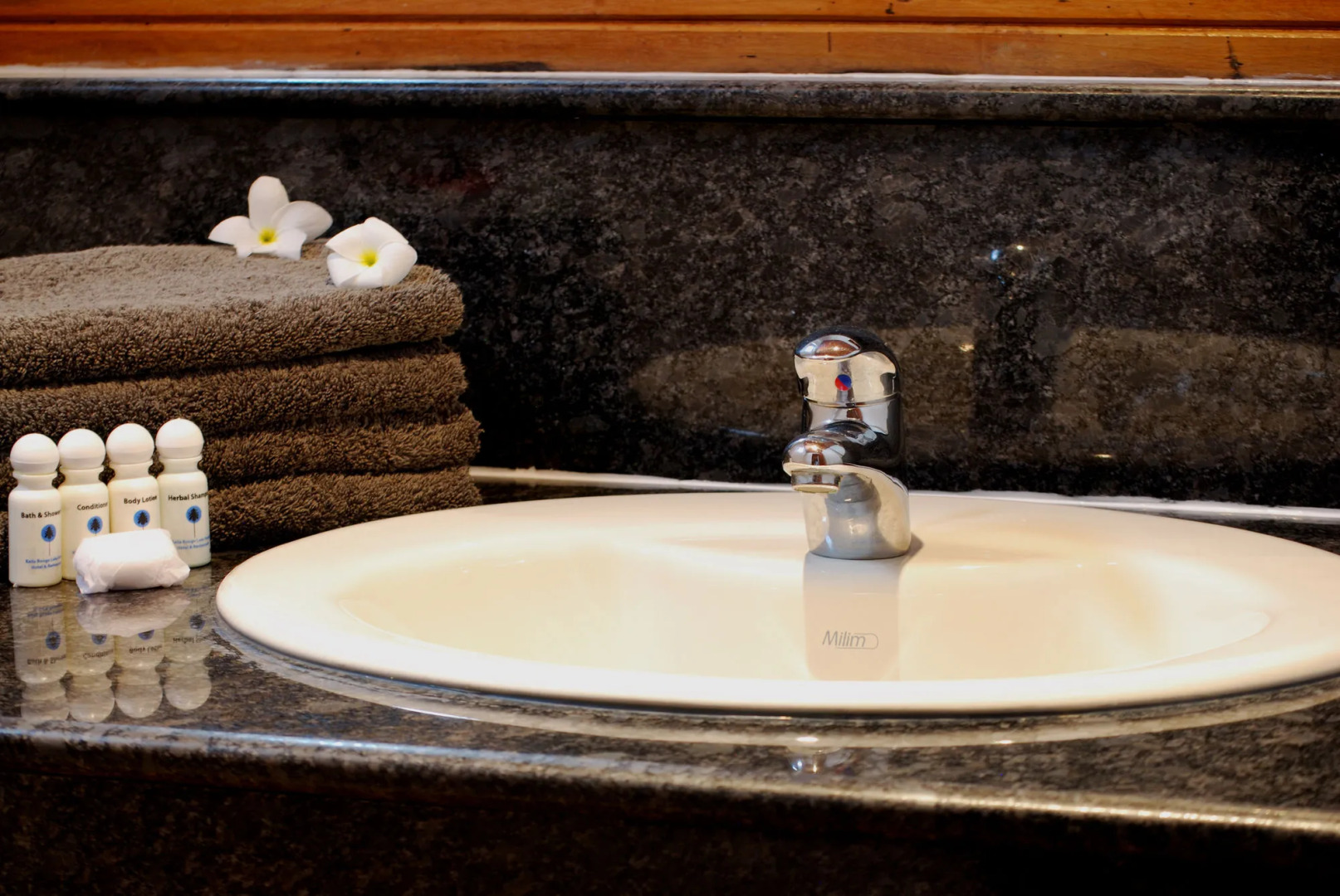 Kalla Bongo Lake Resort