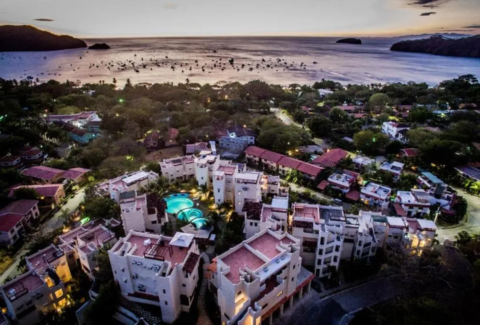 Tropical Gardens - Suites and Apartments