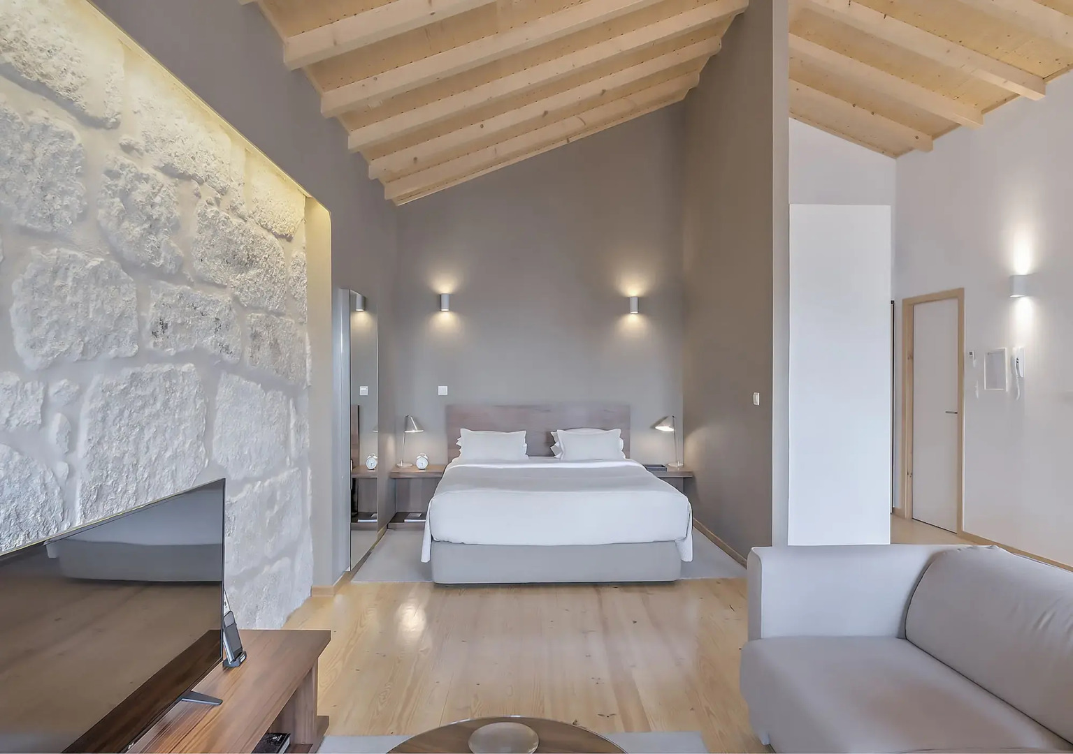 Oporto Street Sá de Noronha